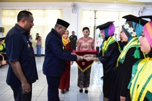 toga wisuda sarjana toga wisuda sarjana