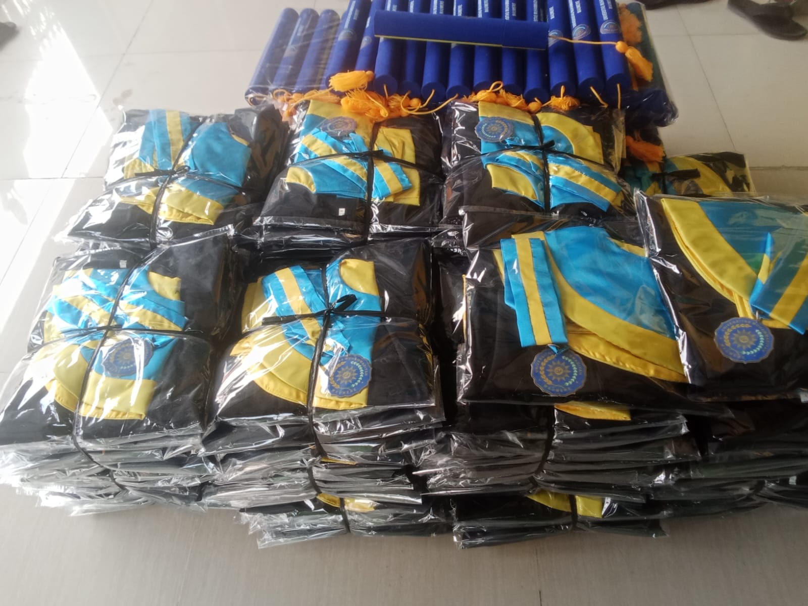 konveksi toga wisuda Maumere